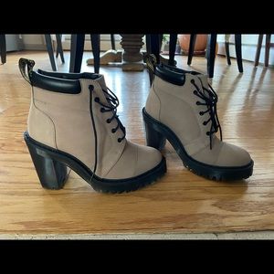 Averil Dr Martens size 7
